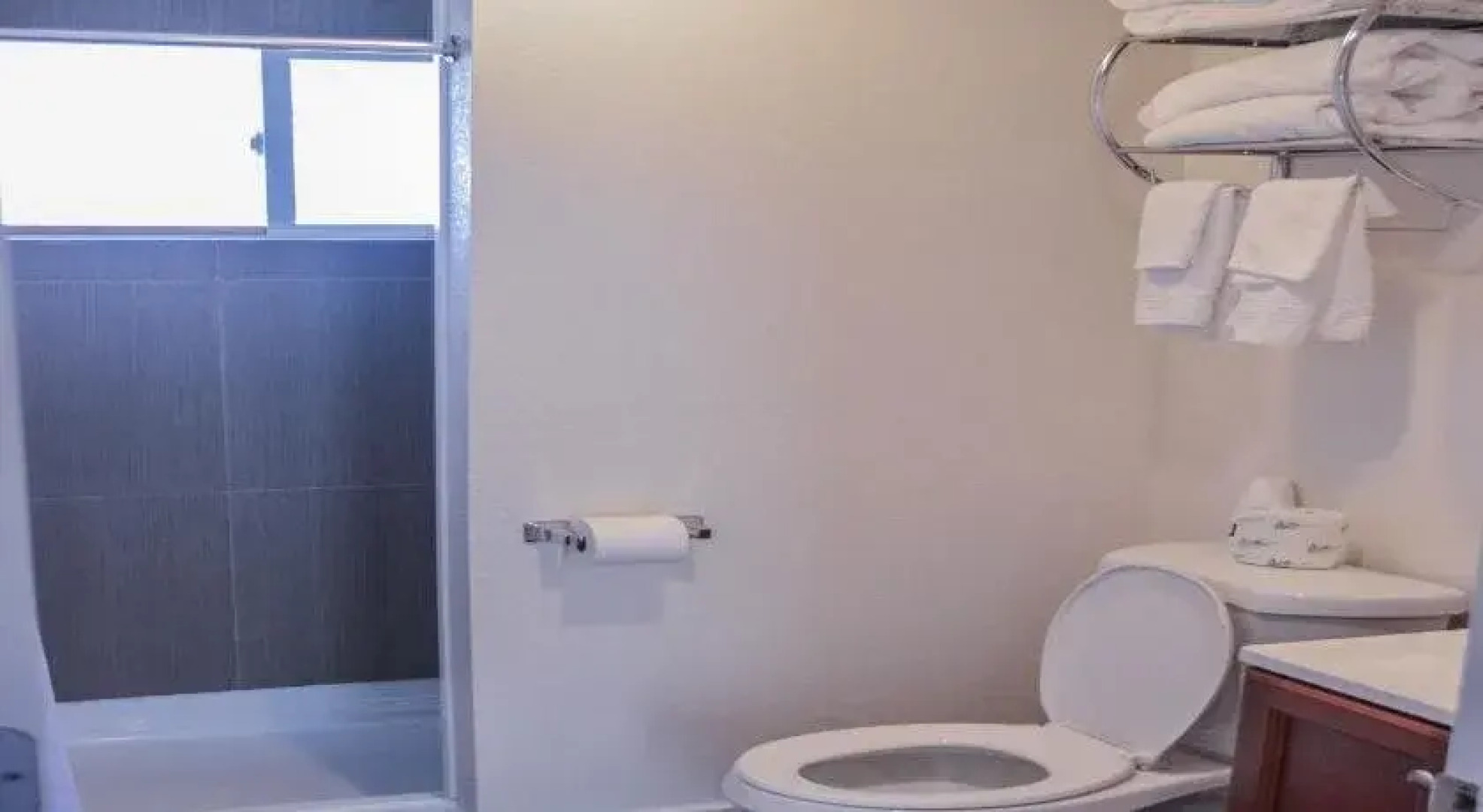 Del Rancho Motel By Townhouse Portland OR Hwy 205