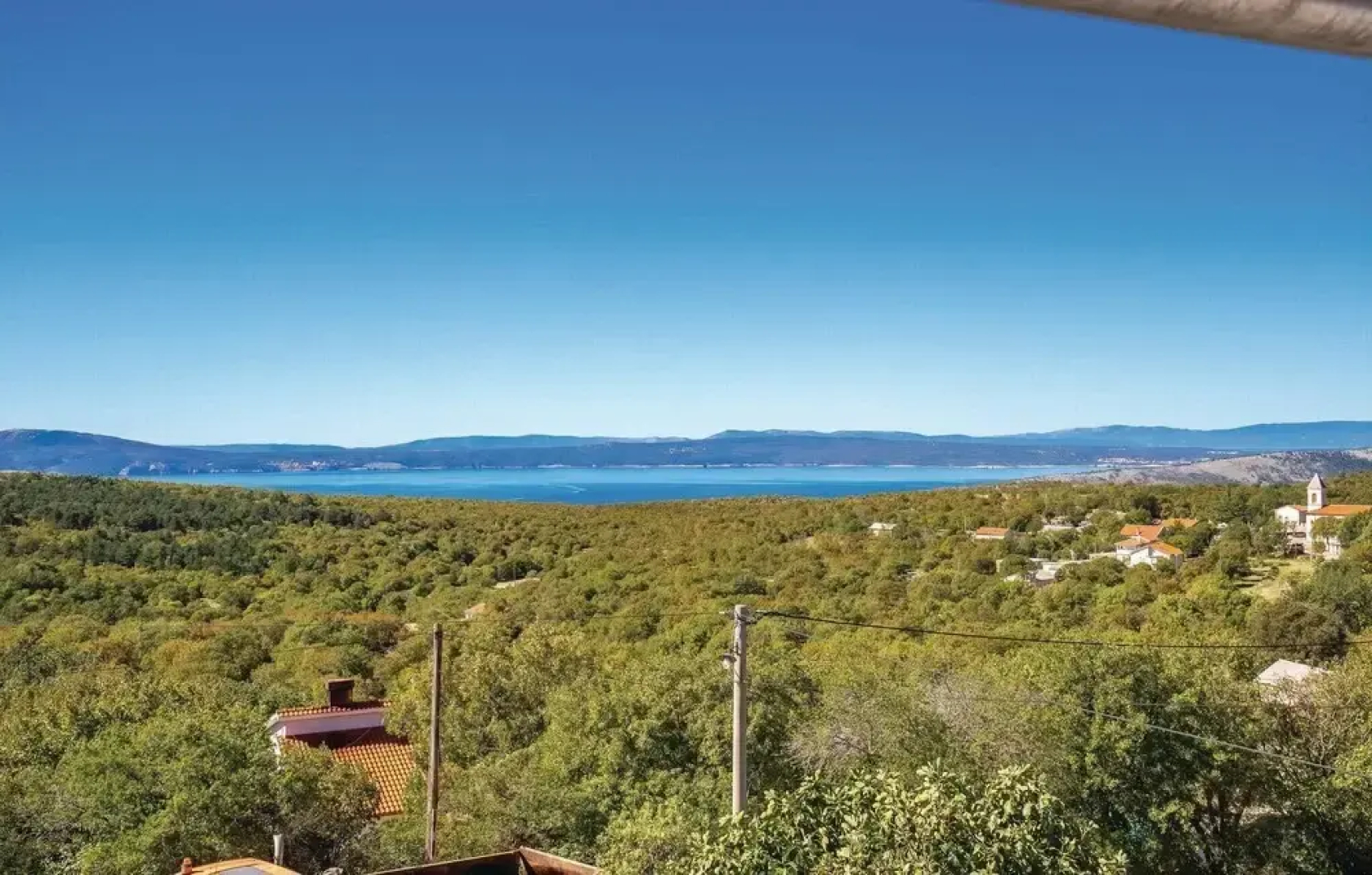 Beautiful Home in Donji Zagon With Wifi and 6 Bedrooms