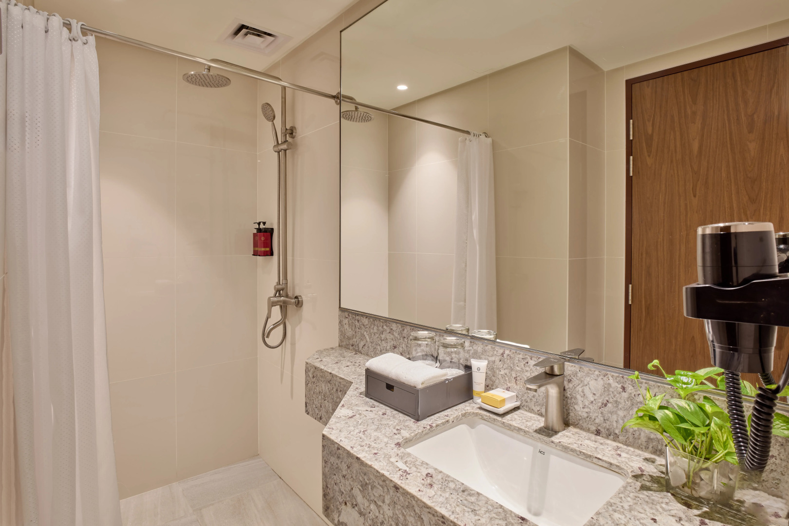 Grand Westside Manila Bay