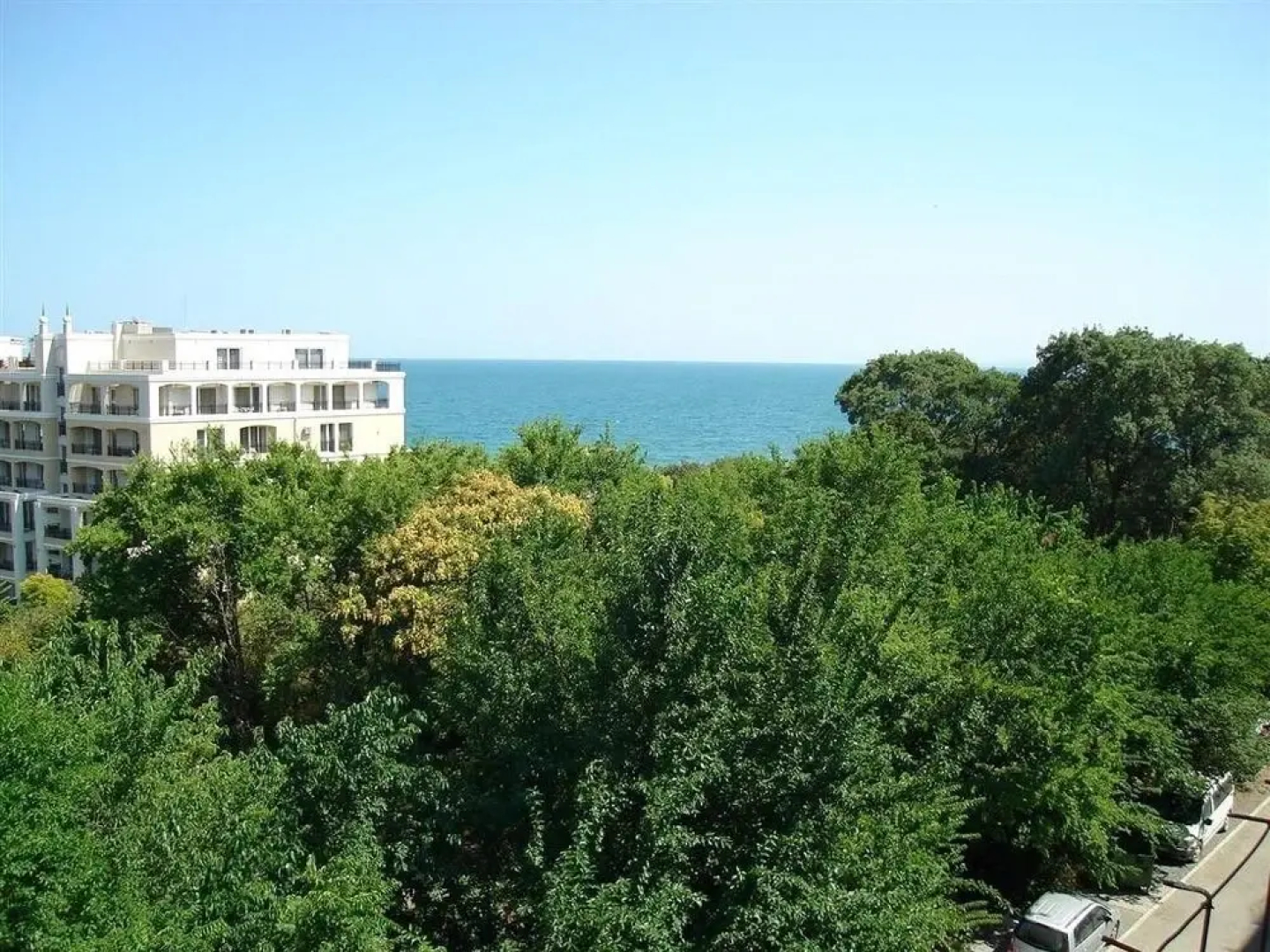 Flora Beach Resort apartments