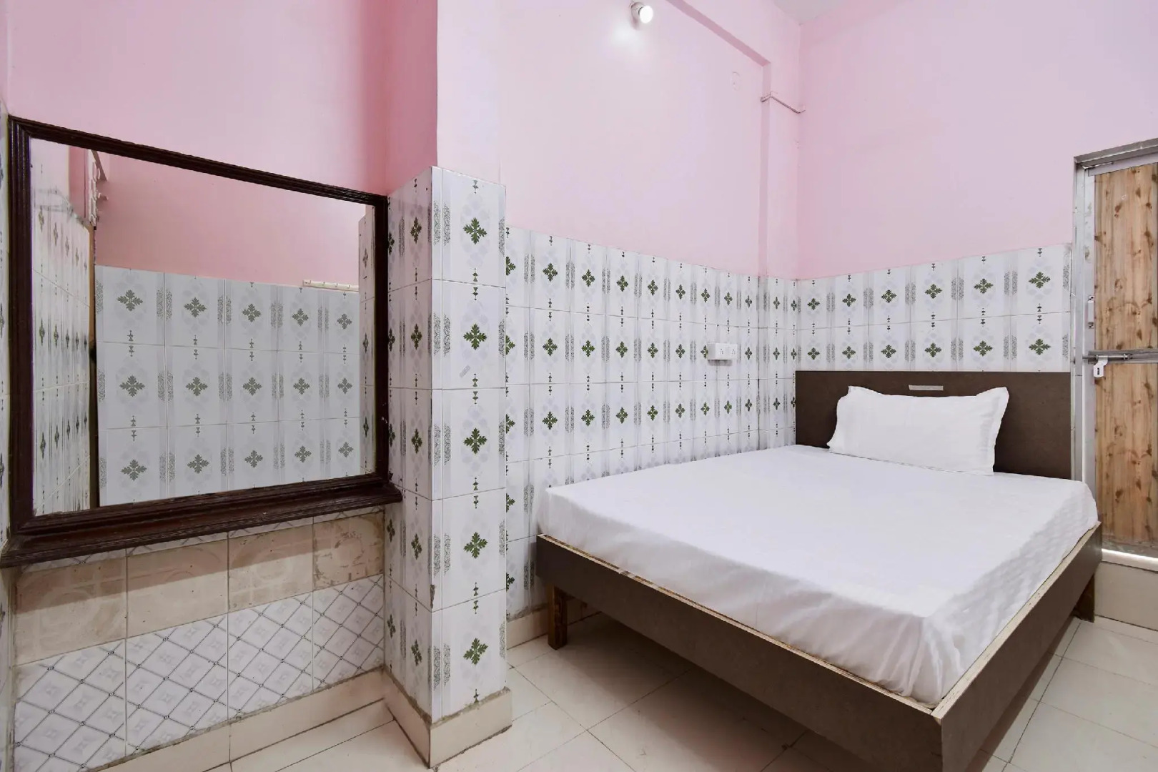 SPOT ON 47639 Mahakal Lodge