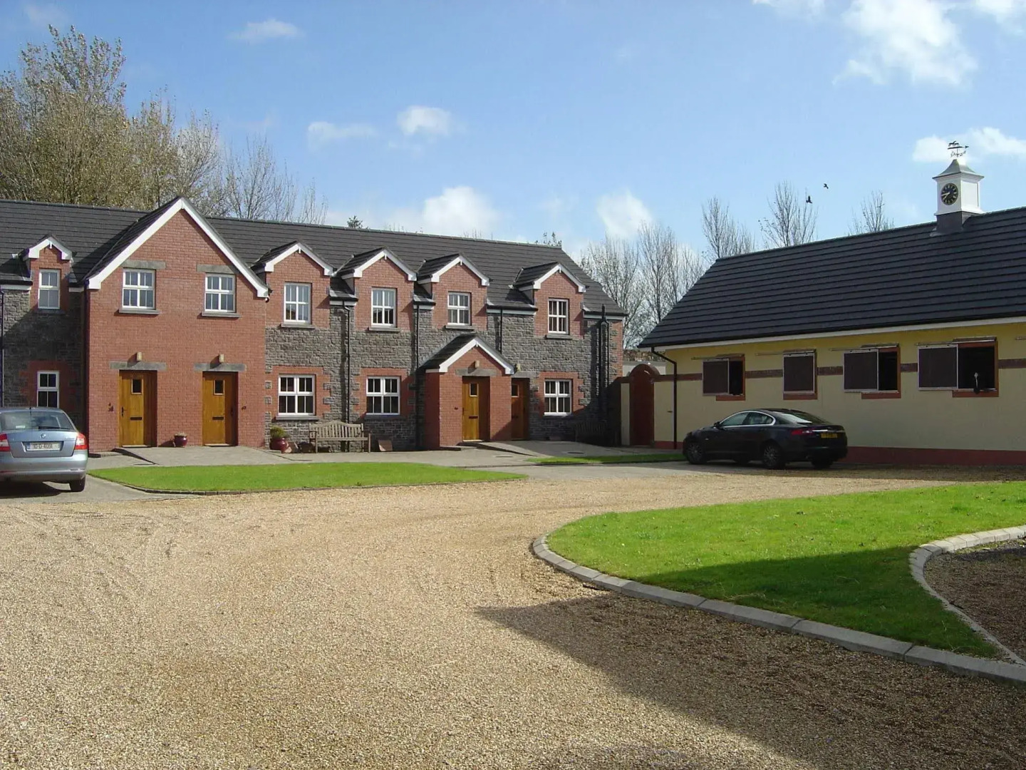 Stable Court Apartments