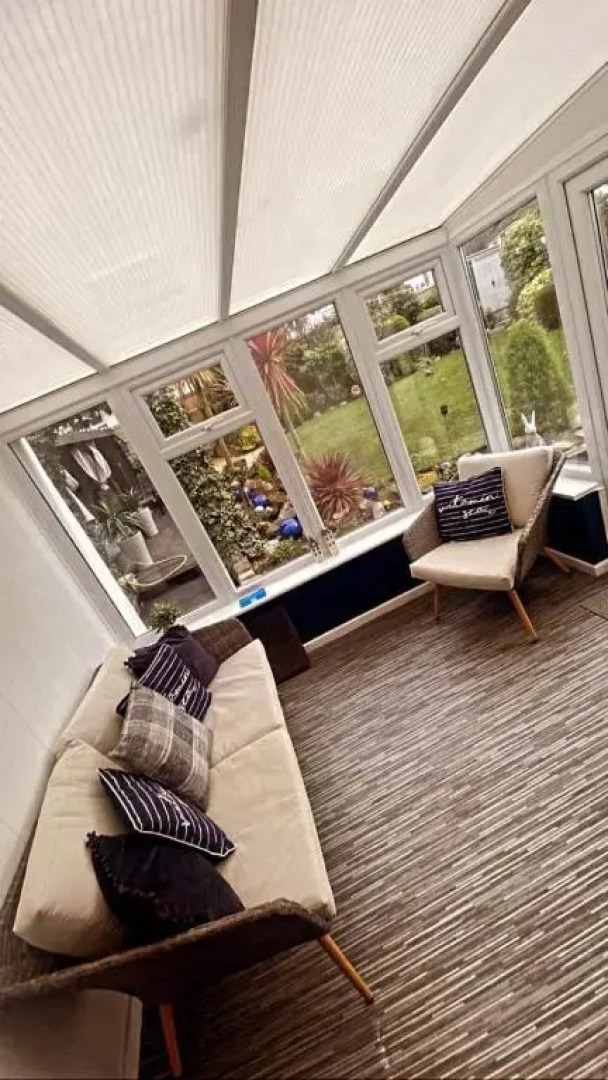 Sunnyside - Large Seaside Home with views and Hot Tub