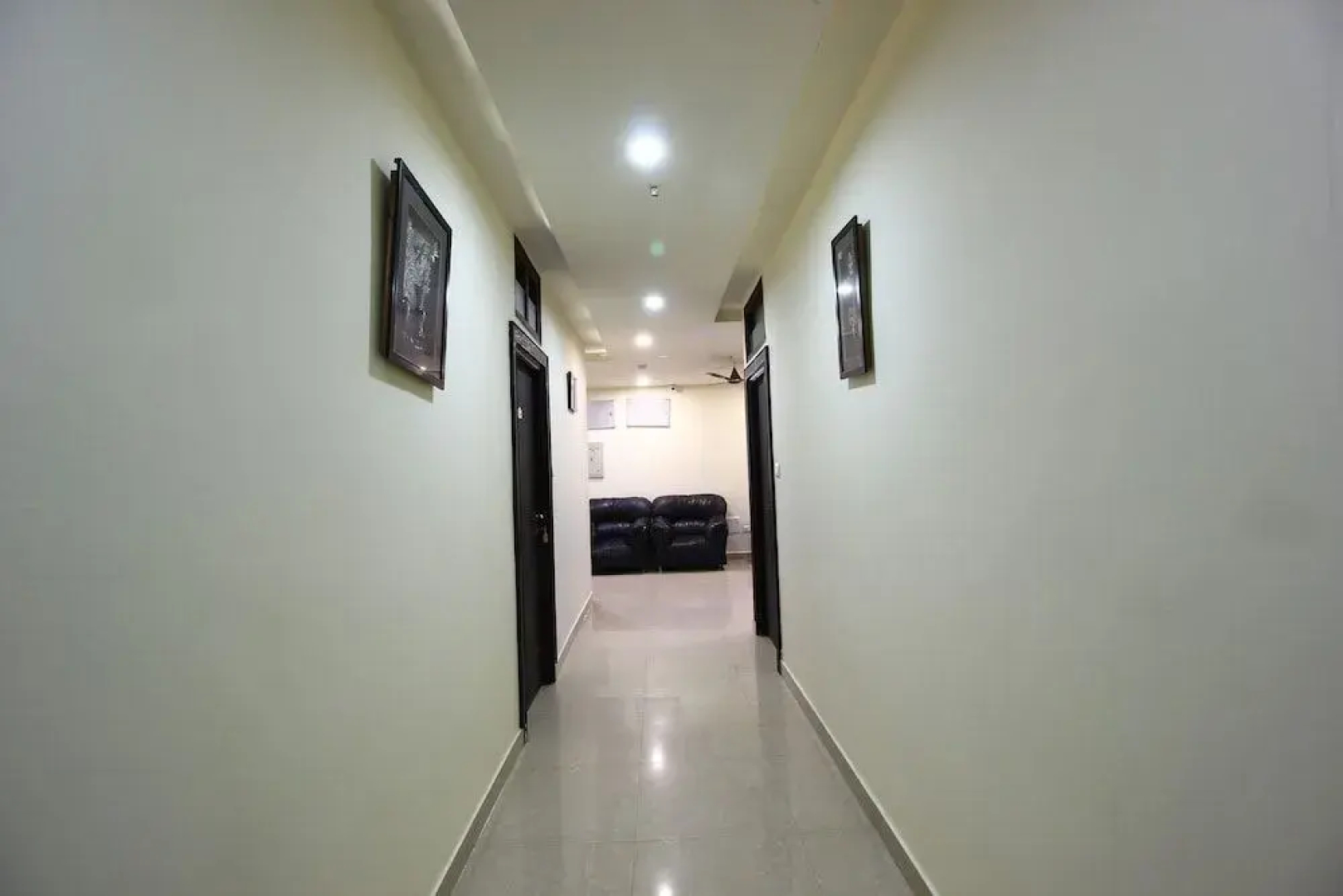 OYO 22737 Chandra Grand Hotel