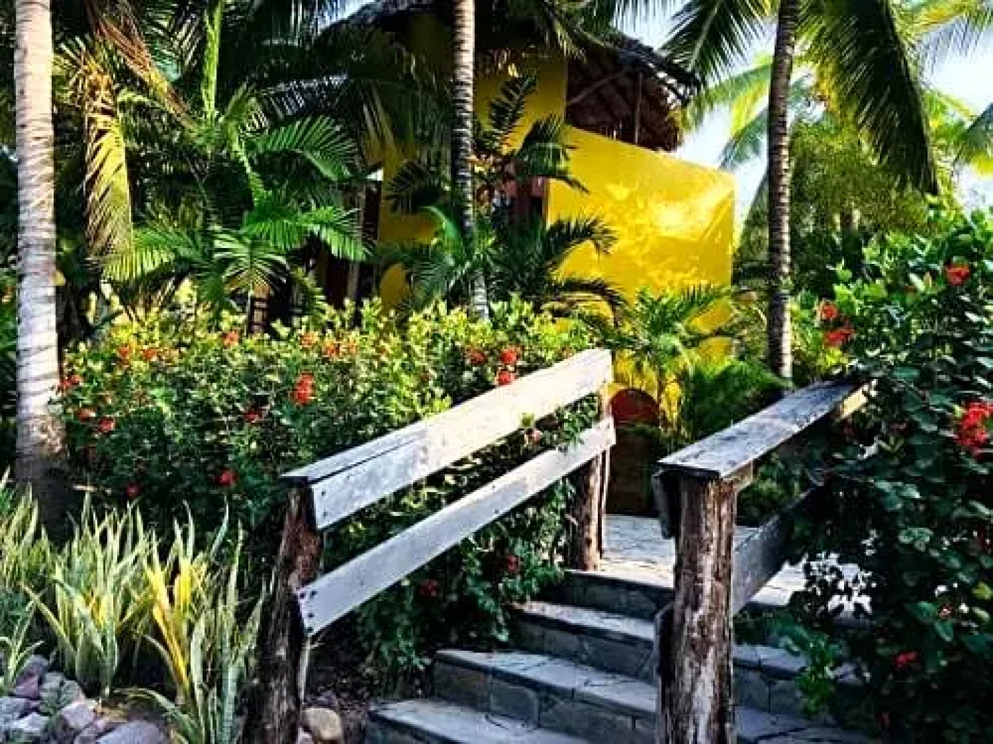 Boca de Iguanas Beach Hotel