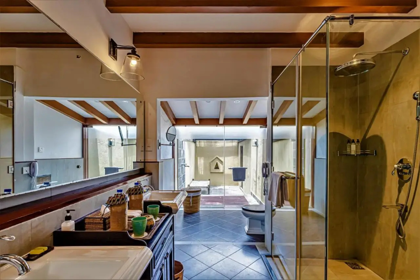 Meghauli Serai Chitwan National Park - A Taj Safari Lodge