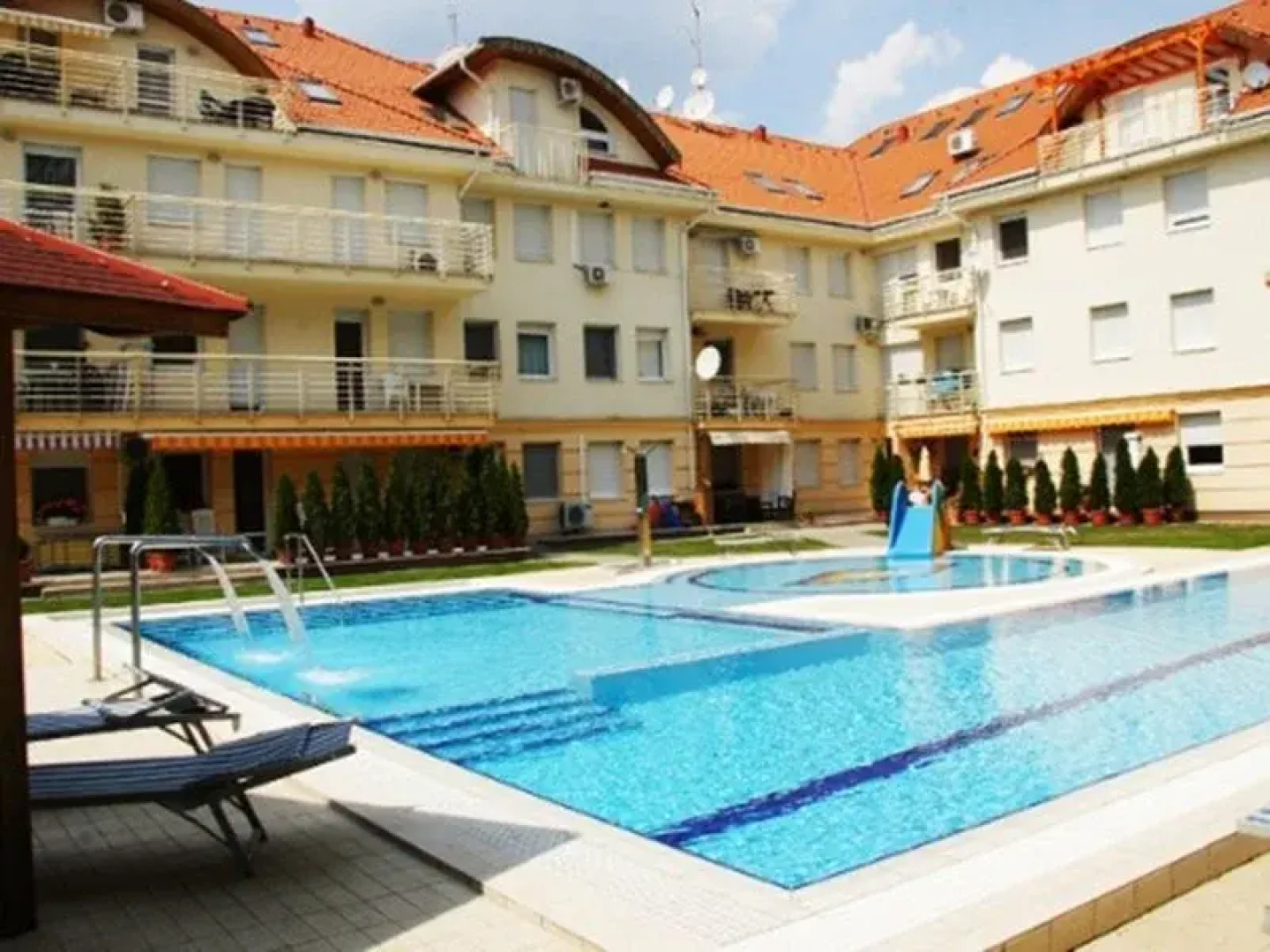 Panorama Wellness Apartman Hotel