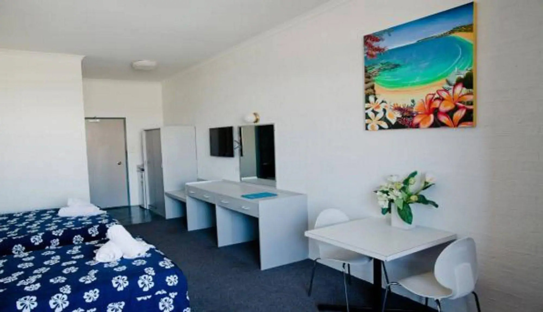 Seabreeze Beach Hotel