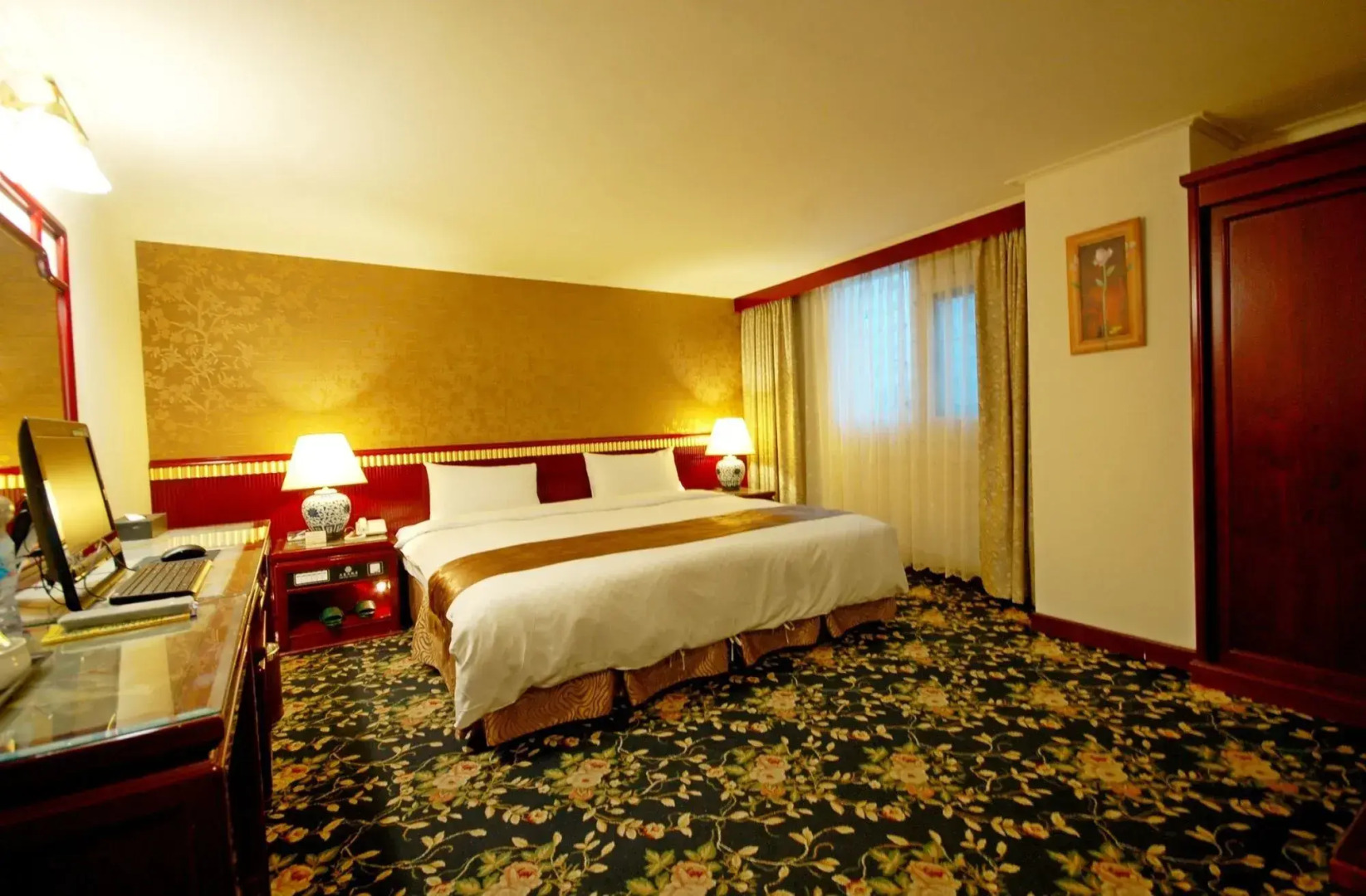 Kiwi Express Hotel Mrt Wen Xin Feng Chia Branch 1
