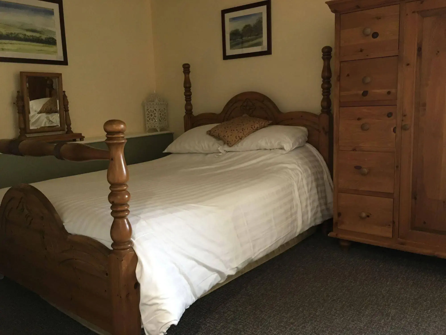 The Hare and Hounds Country Inn