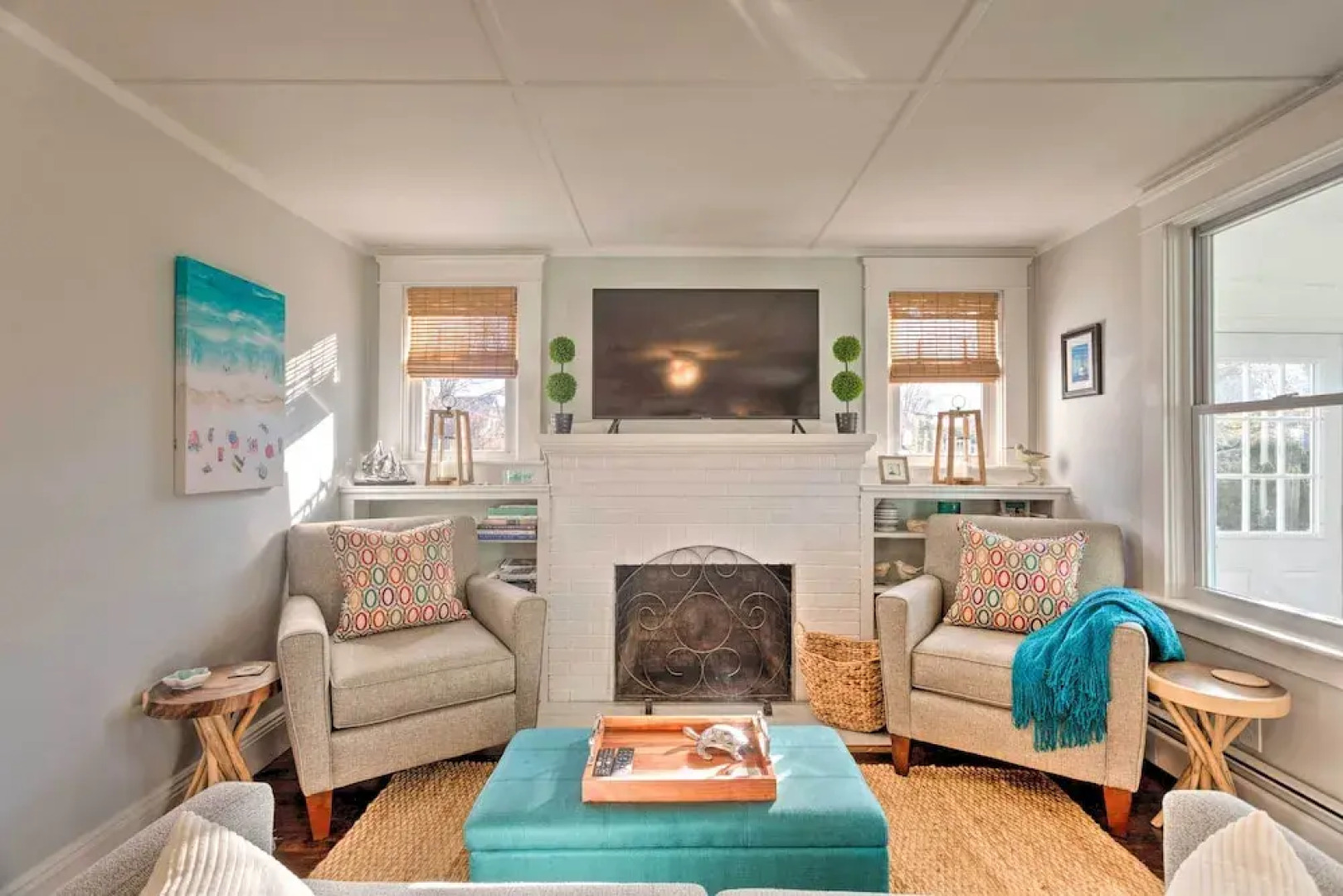 Cozy Coastal Cottage: 5 Mi to Narragansett Beach!