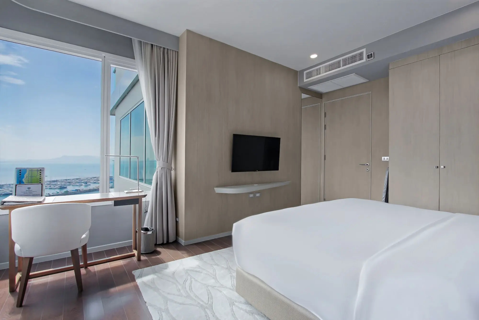 White Sand Beach Residences Pattaya