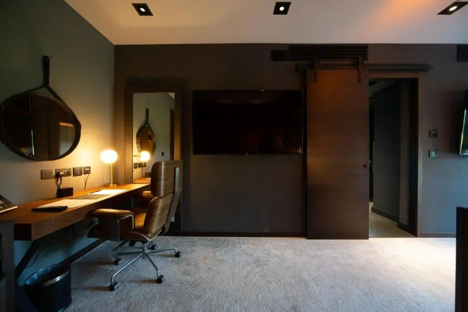 Cave Hotel near Canterbury