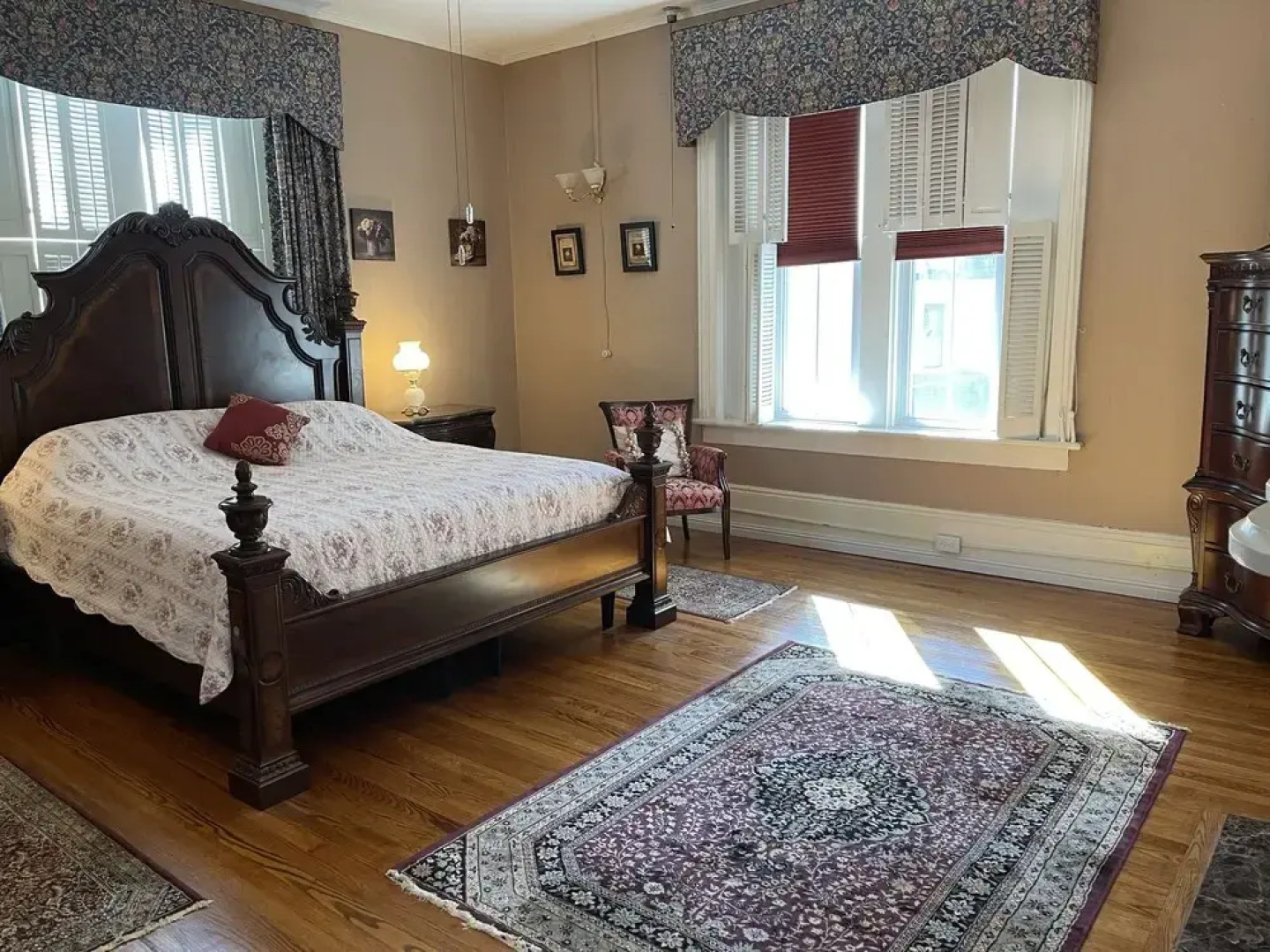 Chez Lindsey Bed & Breakfast