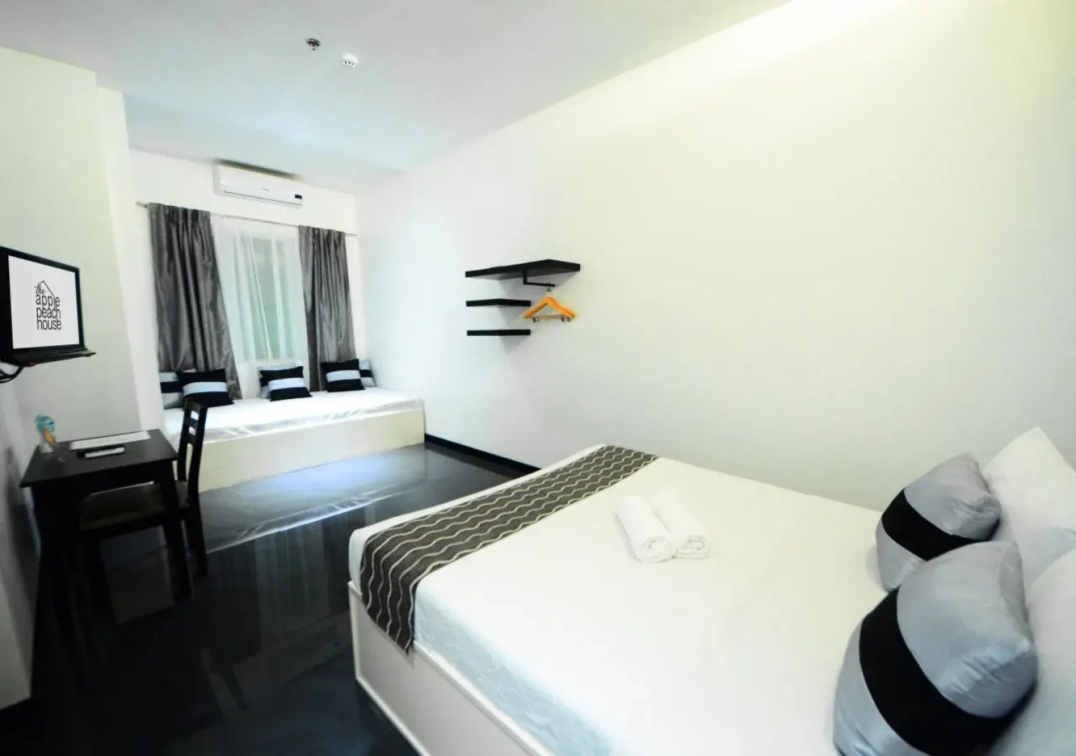 The ApplePeach House