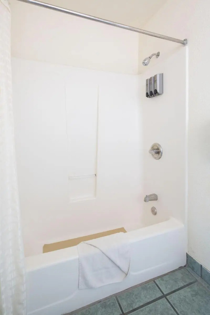 Inn By the Bay Monterey