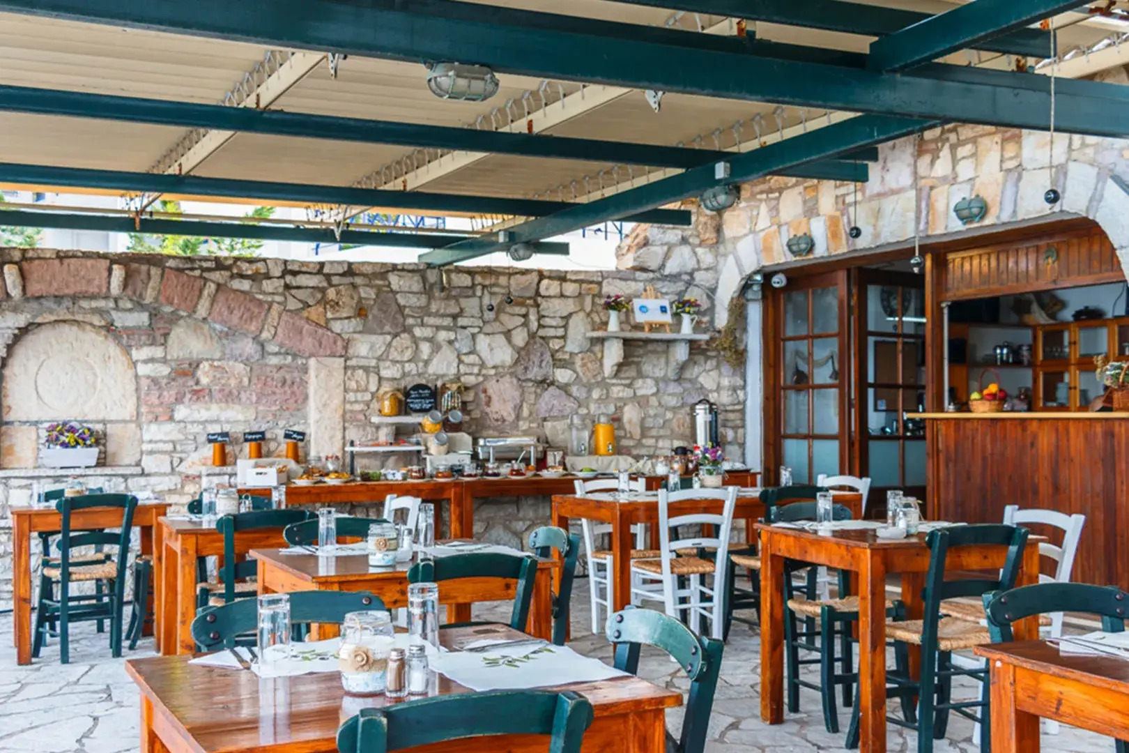 Grekis Hotel and Apartments