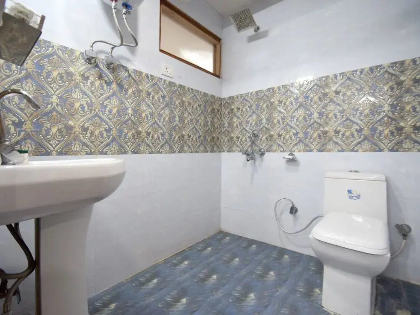 OYO Rooms Model Town