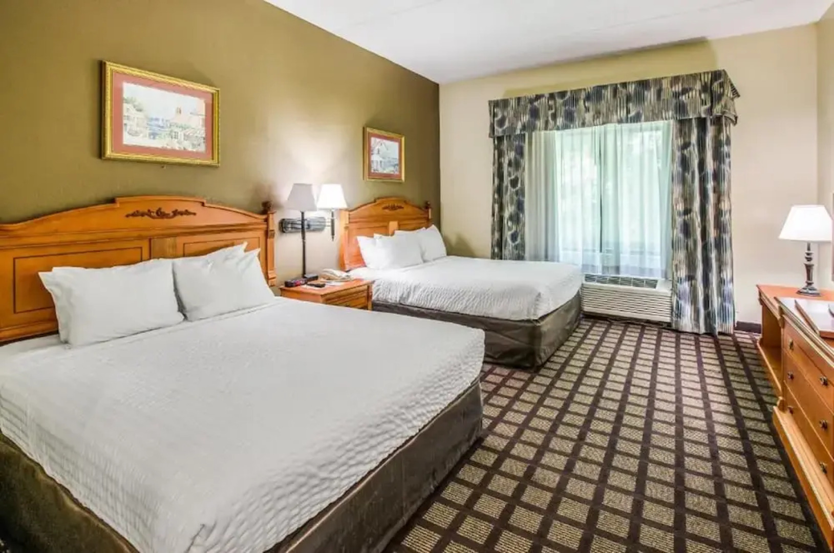 Clarion Suites Conference Center near I-95