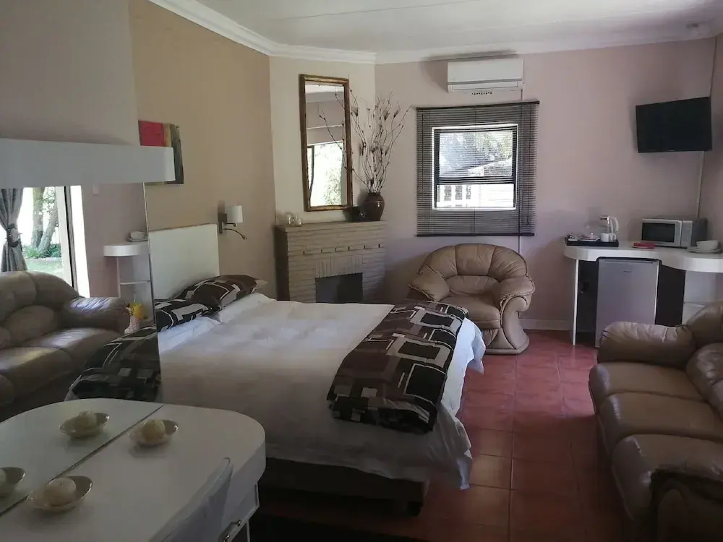 Thatchers Guest Rooms