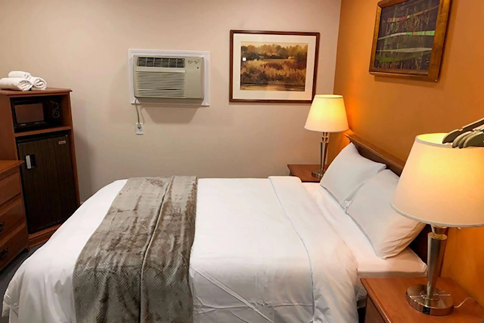 Howard Johnson by Wyndham Ridgecrest, CA