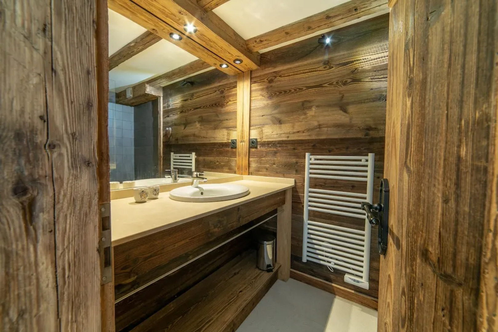 Kashmyre Chalet Luxe Chauffeur Sauna