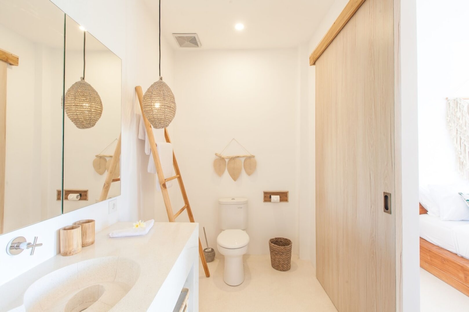 The Green Room Canggu - Hostel