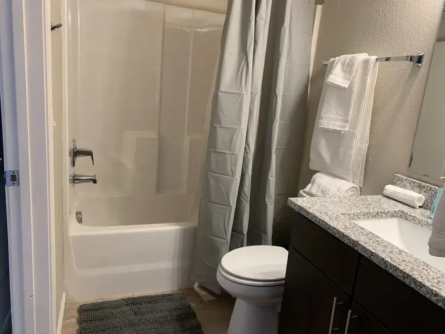 Cozy Houses at Nest Lawrence