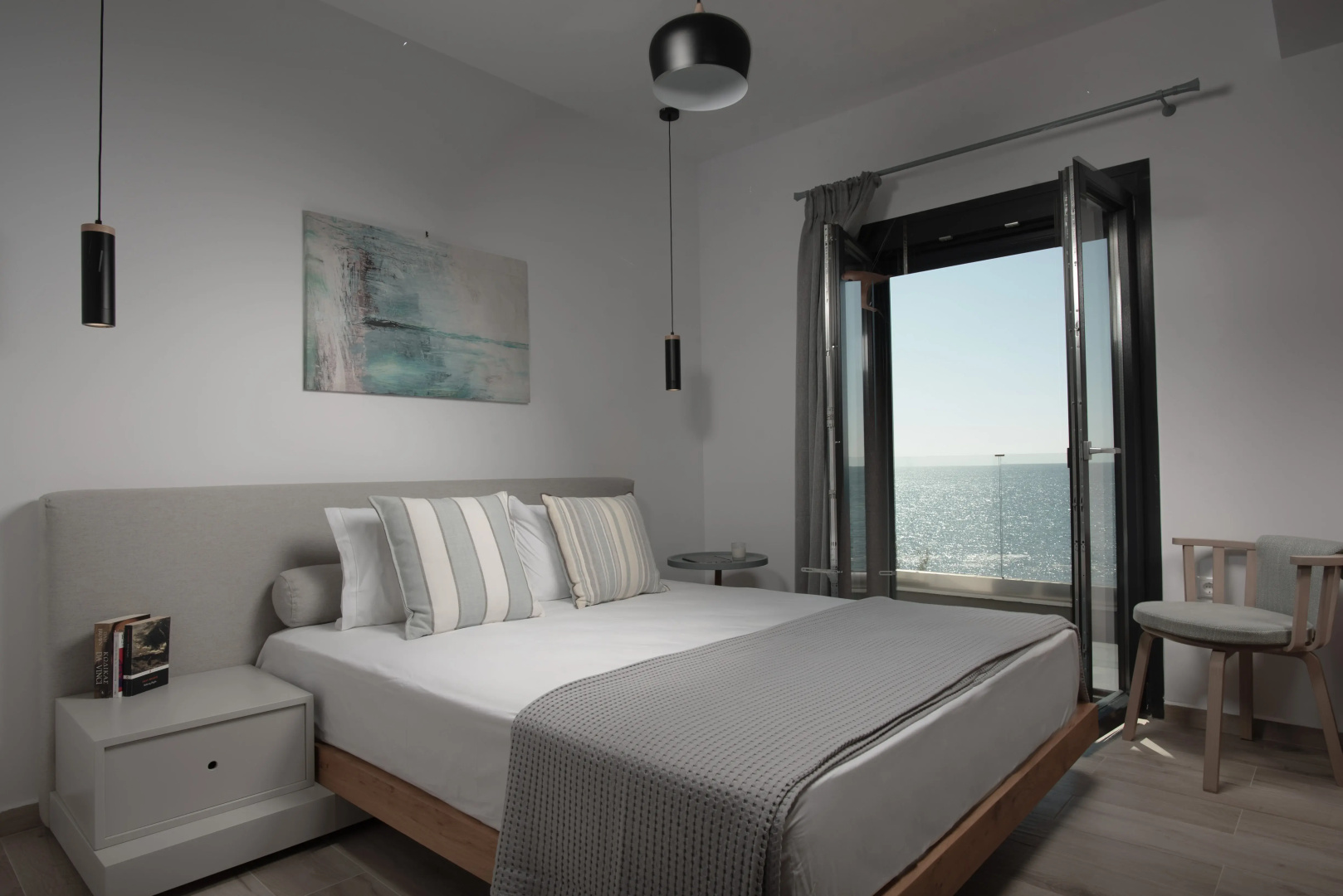 Mirazur Seafront Sunset Villa
