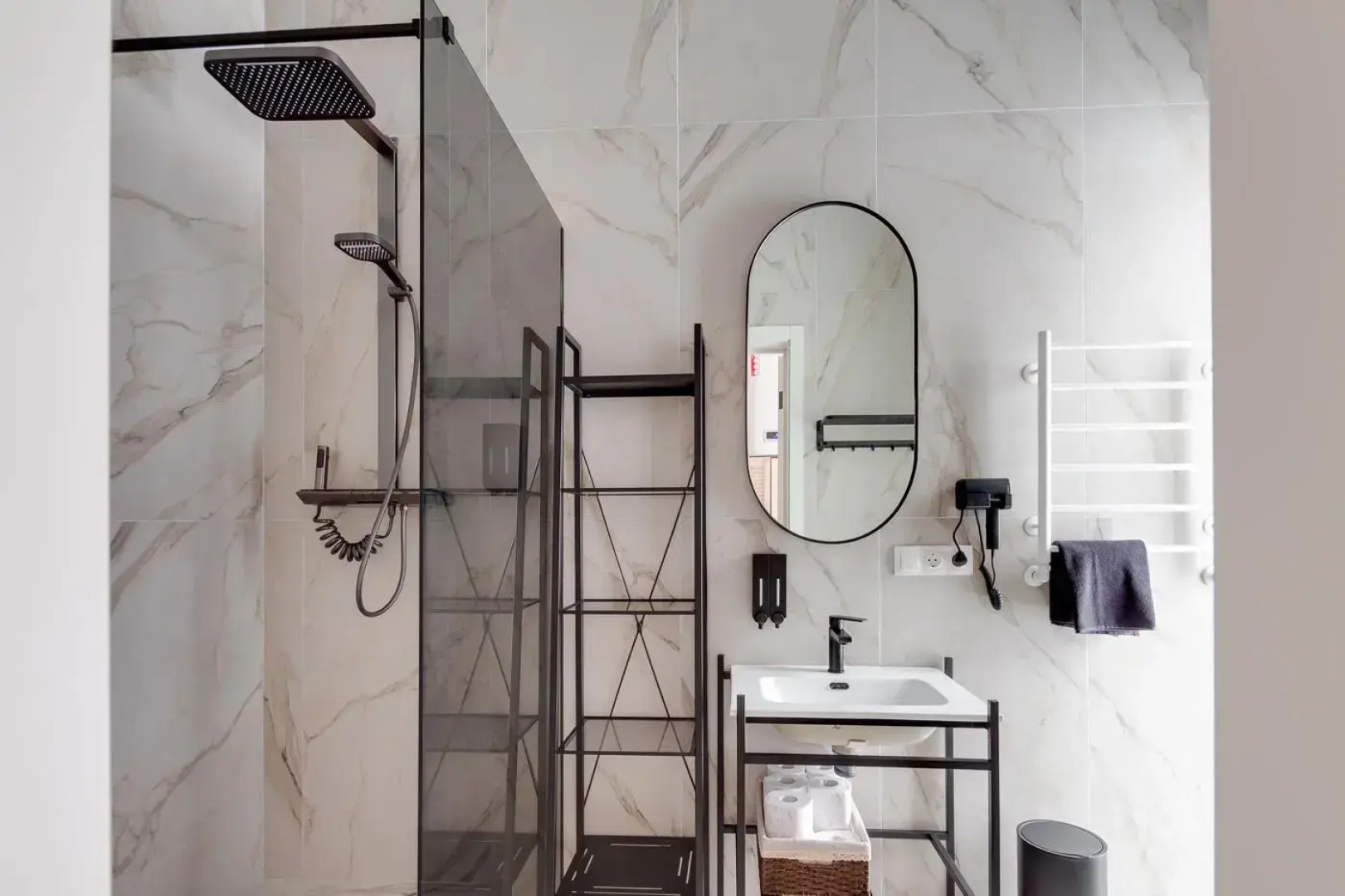 Дом на Вишневой улице, 8