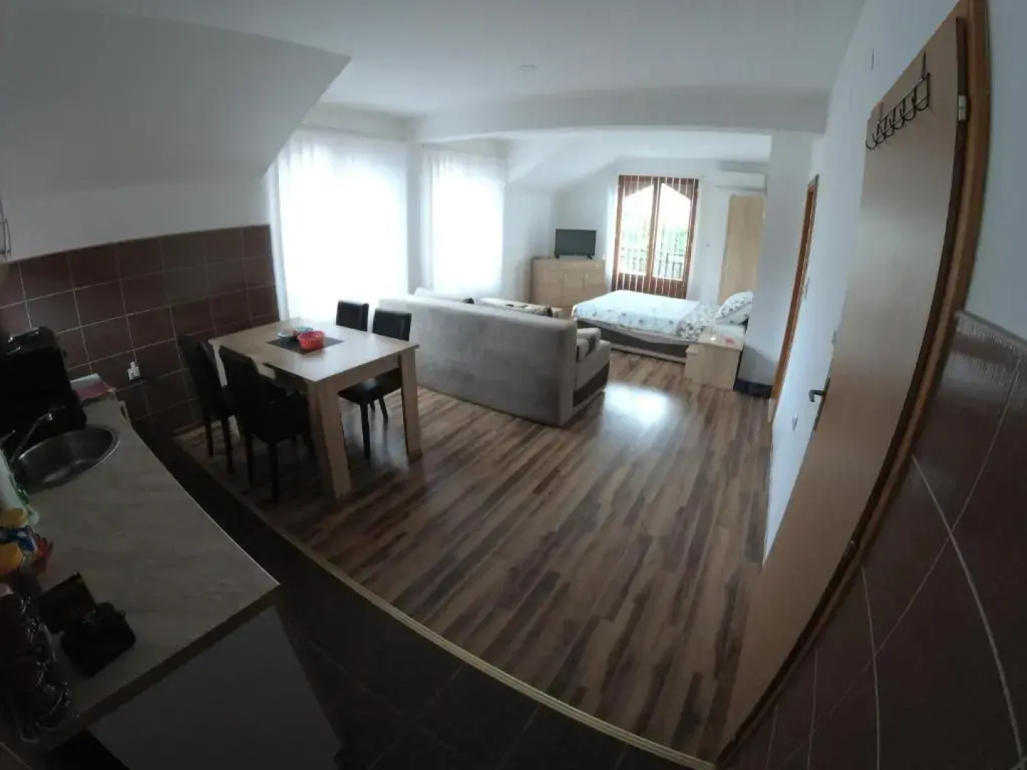 Apartment and rooms Konak