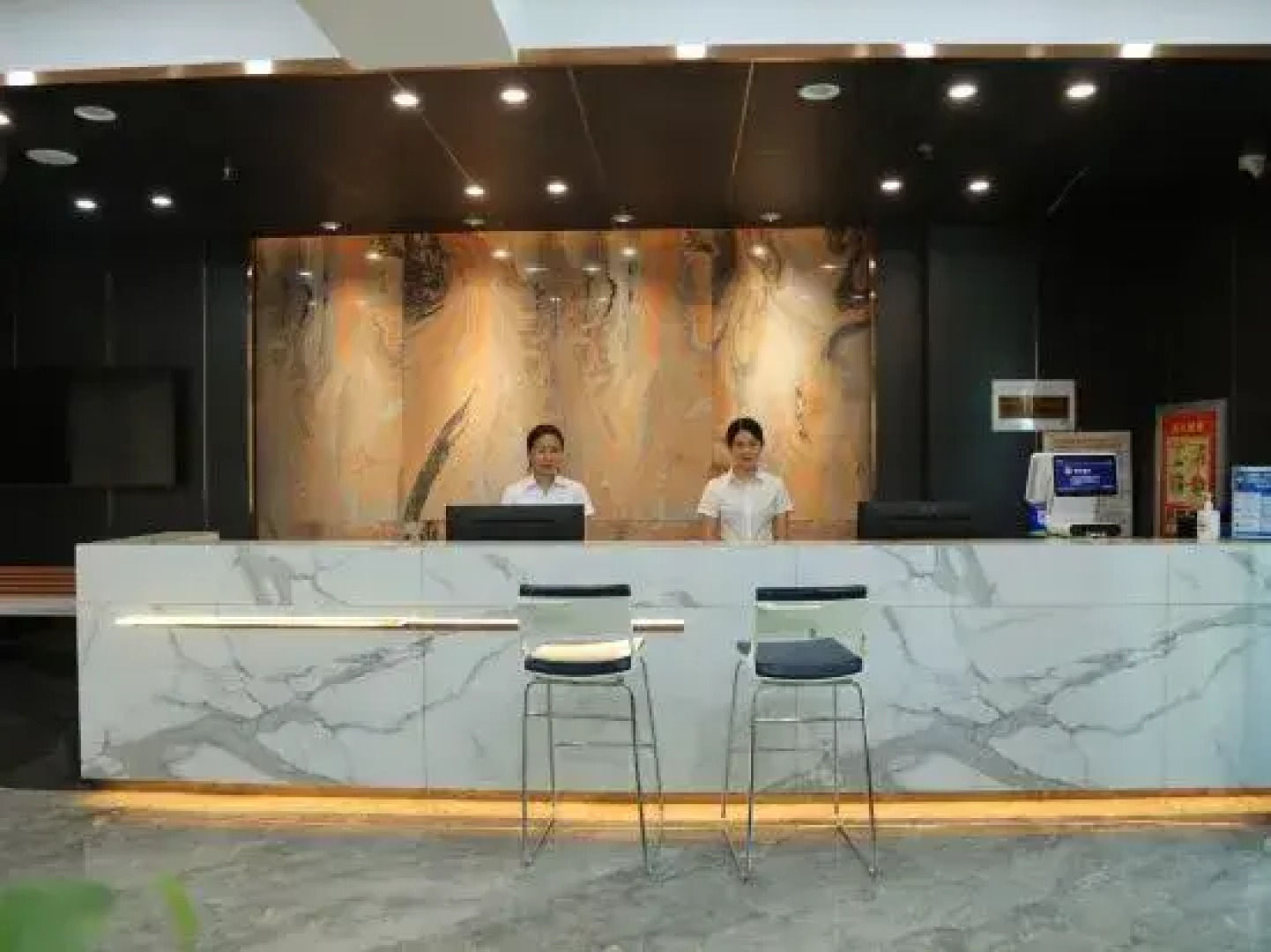 Ruoqiang Galaxy Hotel