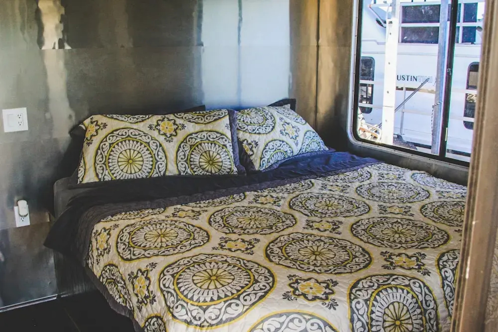 Airstream Houseboat Amazing Lake Travis View