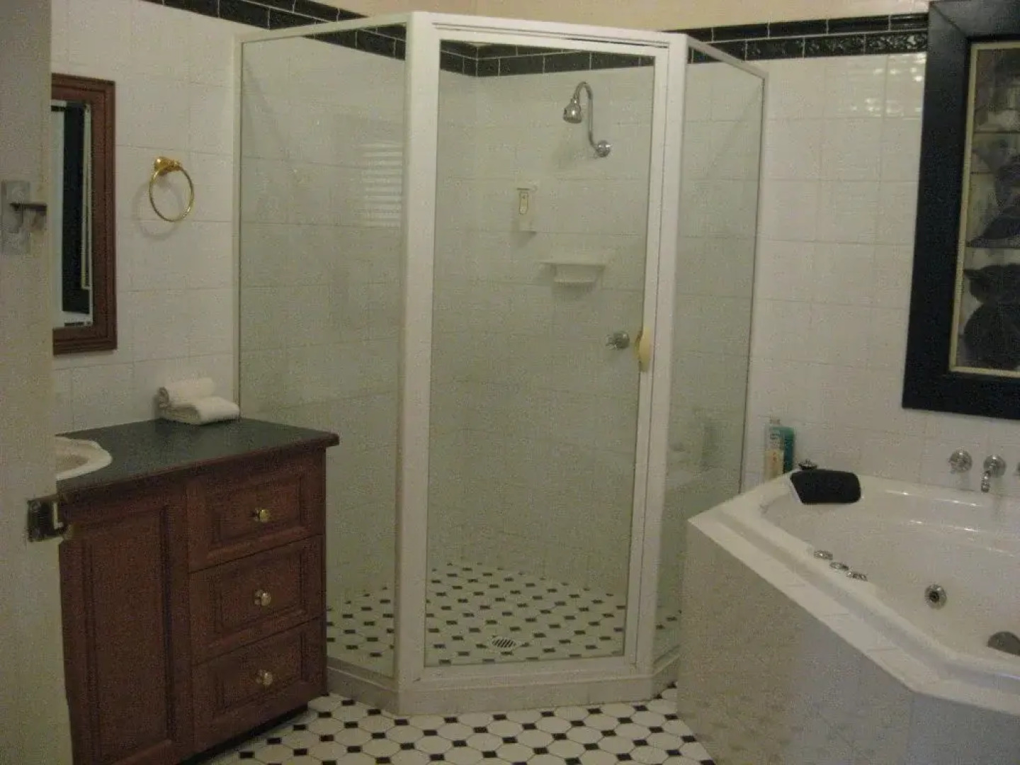 The Doulton - Luxury B&B