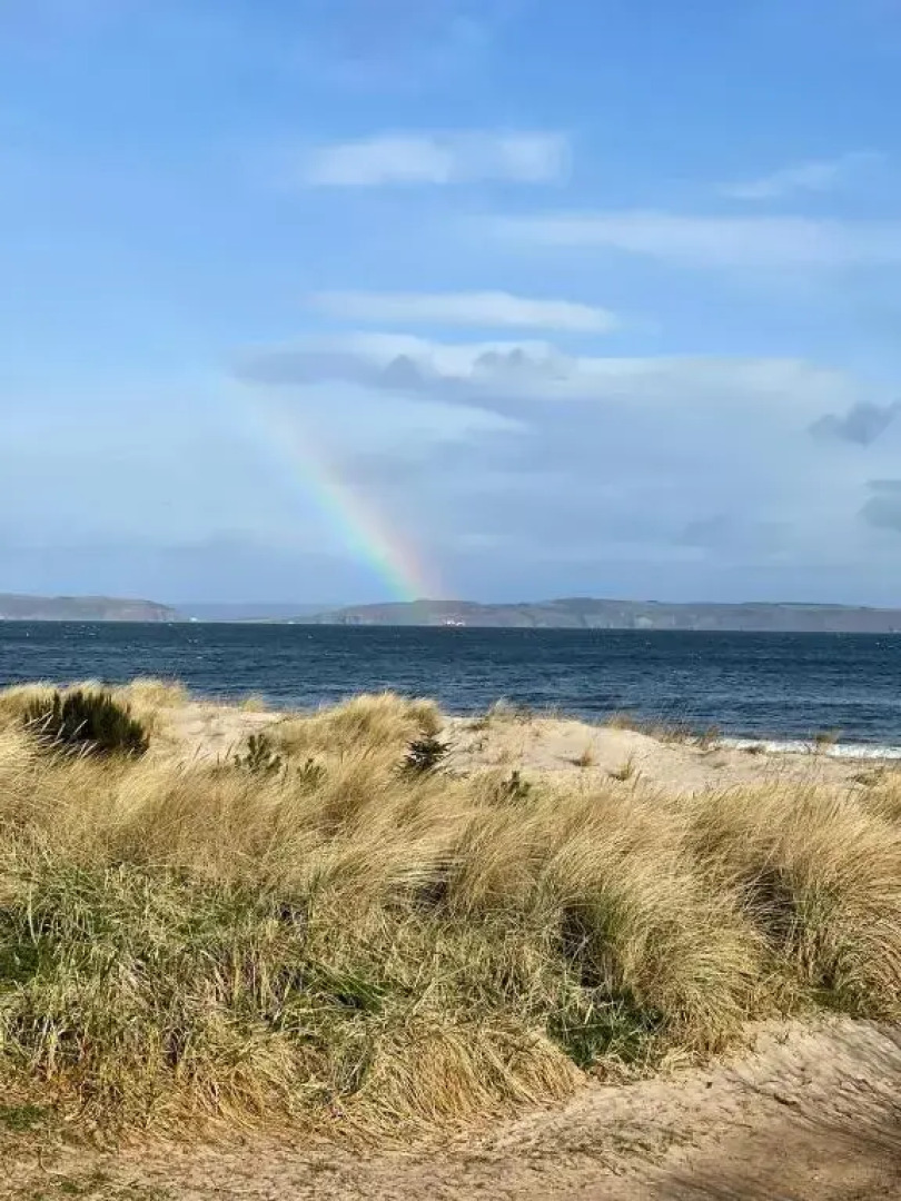 Harbour And River View, Beach 50m From Doorstep & Free Parking