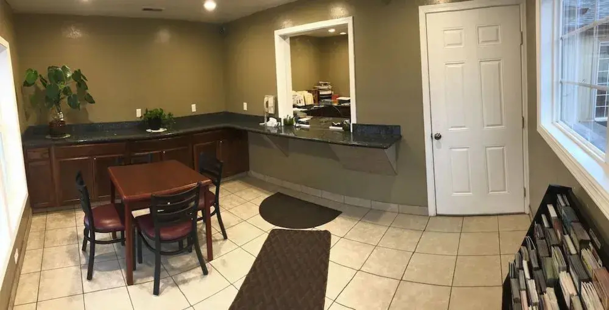 Plaza Motel