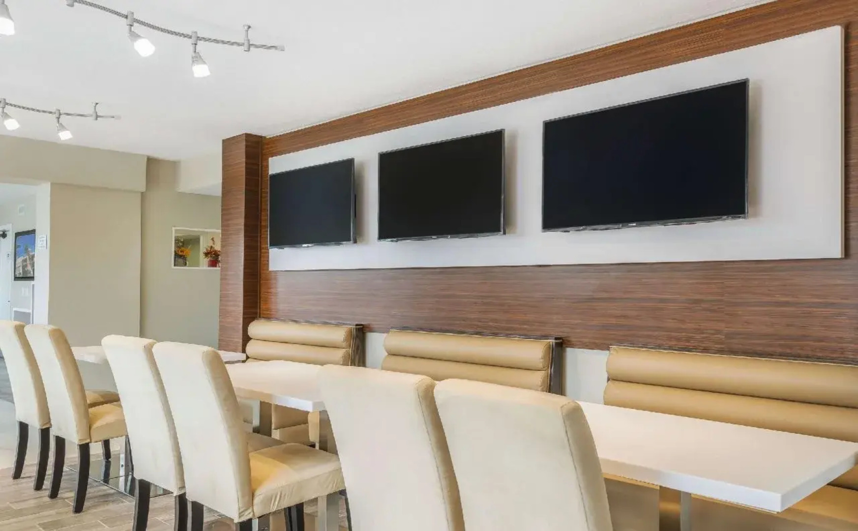 Quality Inn & Suites By the Parks