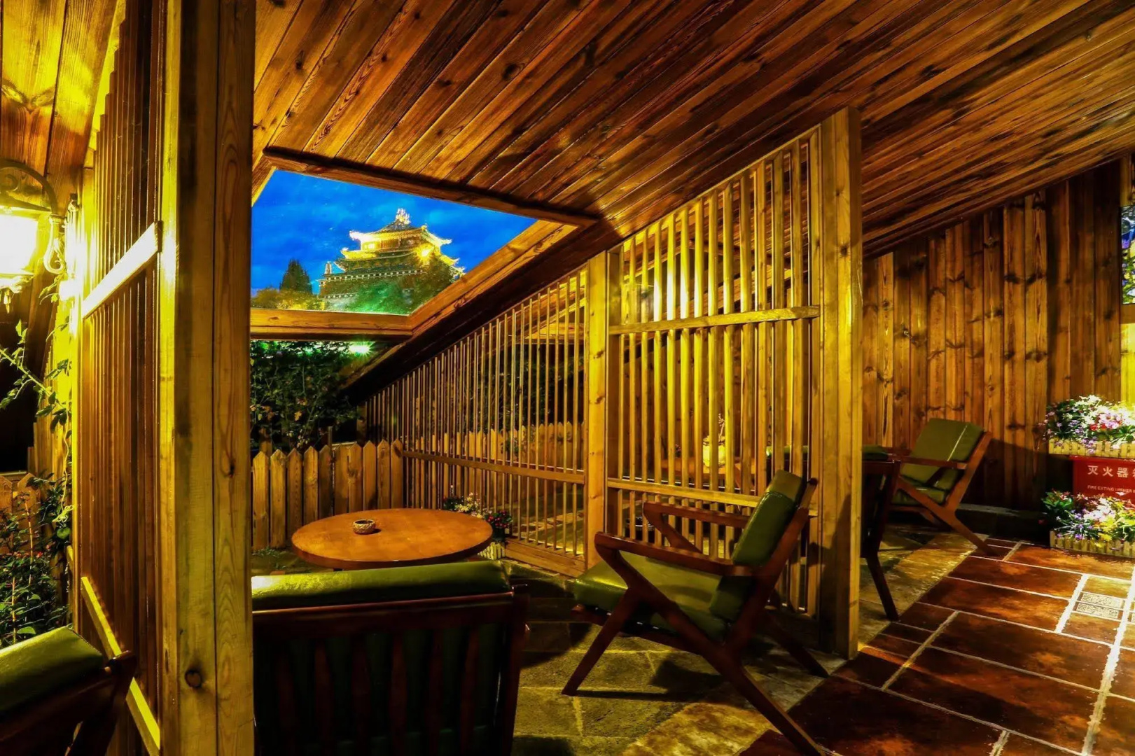 Shangri-la Bird of Paradise Inn