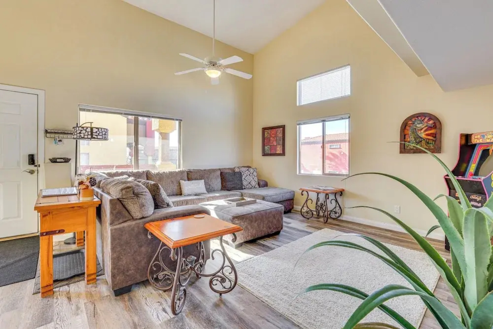 Resort Pool & Spa Access: Mesquite Condo!