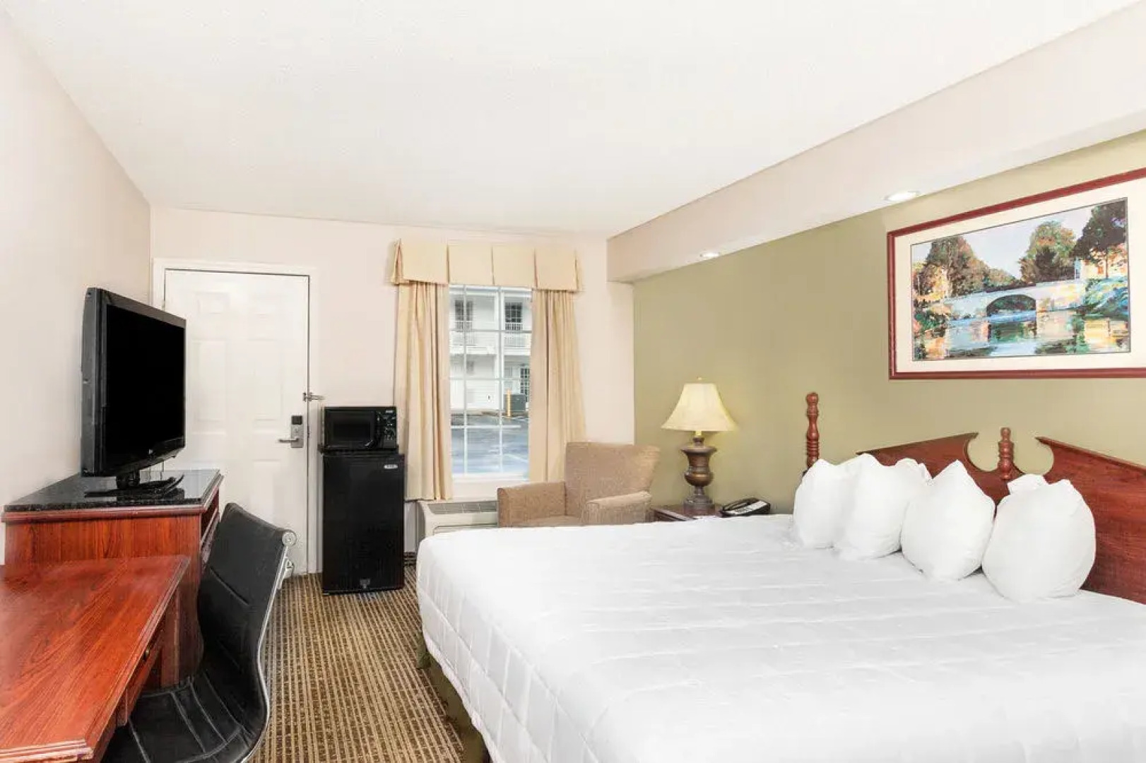 Baymont Inn & Suites Tullahoma