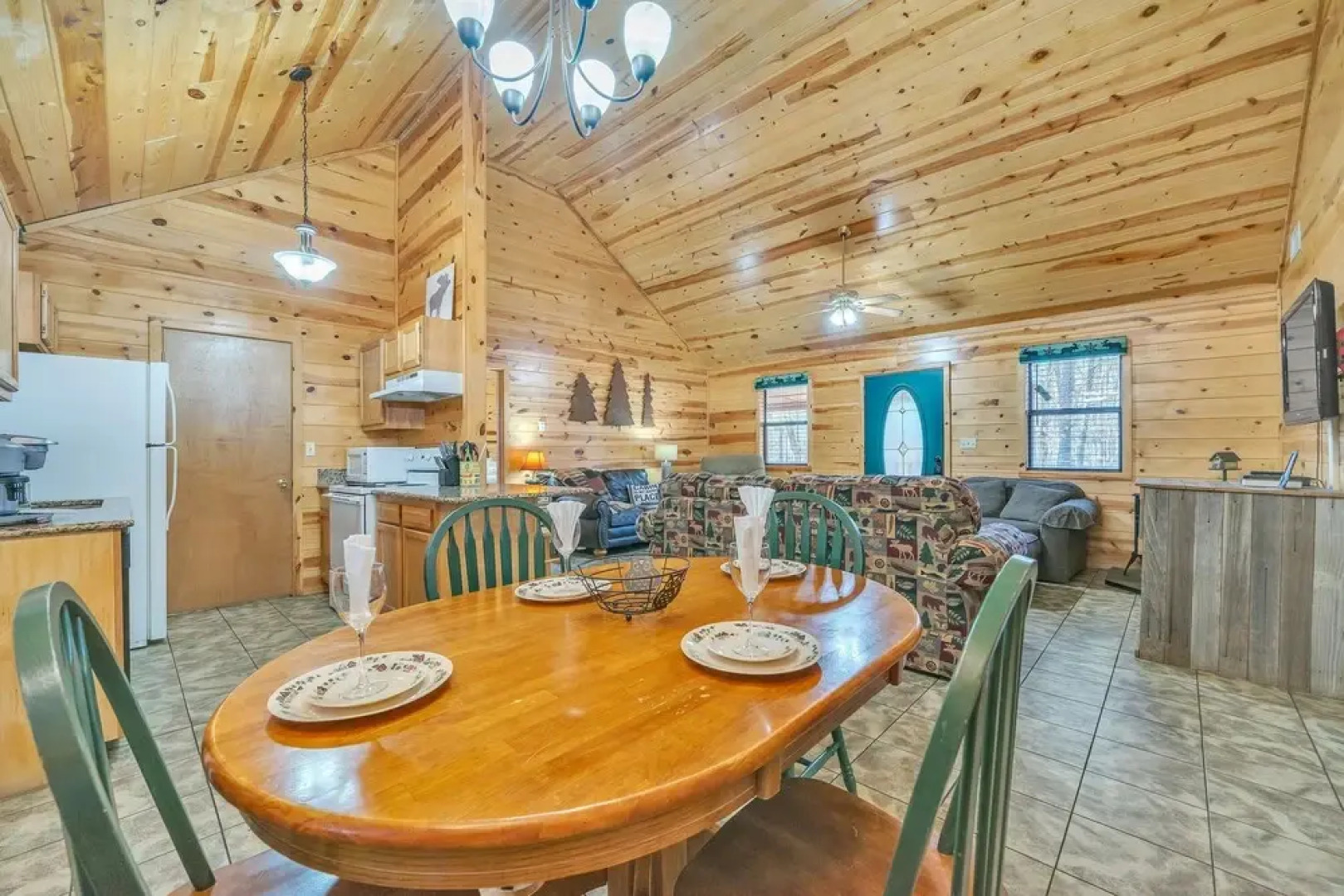 The Honeysuckle 2 Bedroom Cabin by Redawning