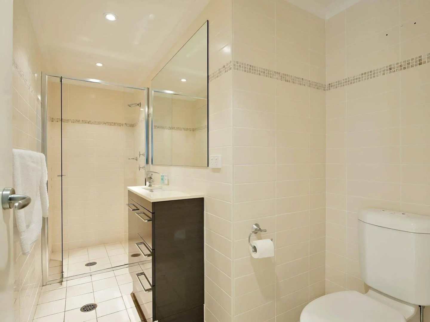 Shoal Bay Beachclub Apartments