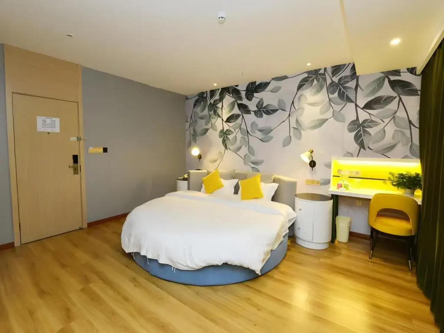 Vatica Huanggang Luotian County City Square Hotel