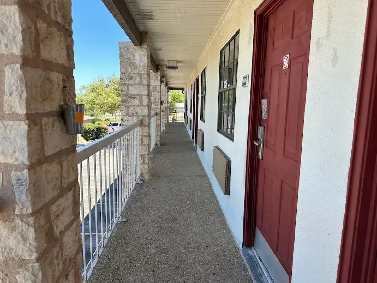 Windcrest Inn and Suites