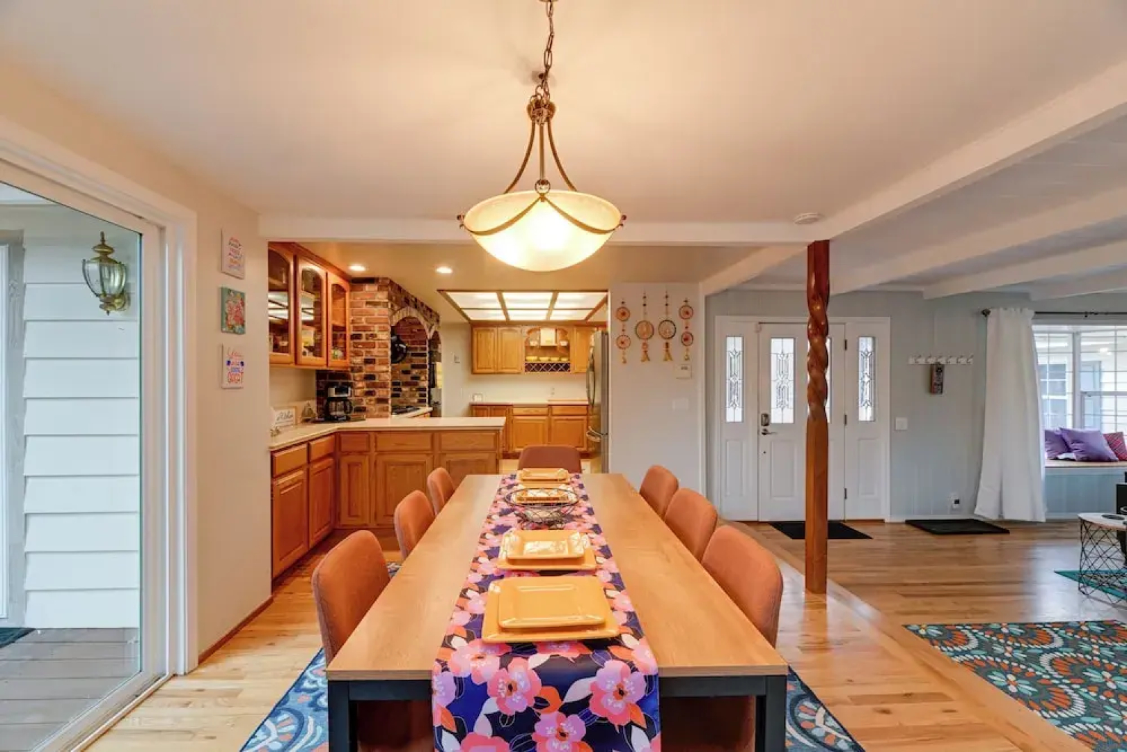 Spacious Grants Pass Home w/ Hot Tub & Views!