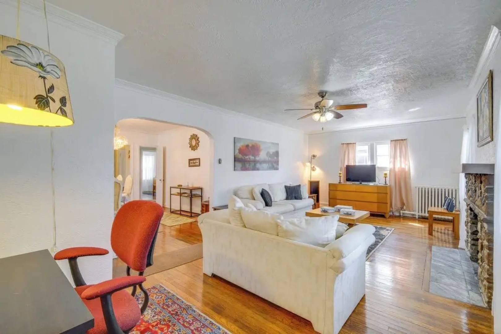 Trendy South Euclid Apt - 5 Mi to Cleveland Clinic