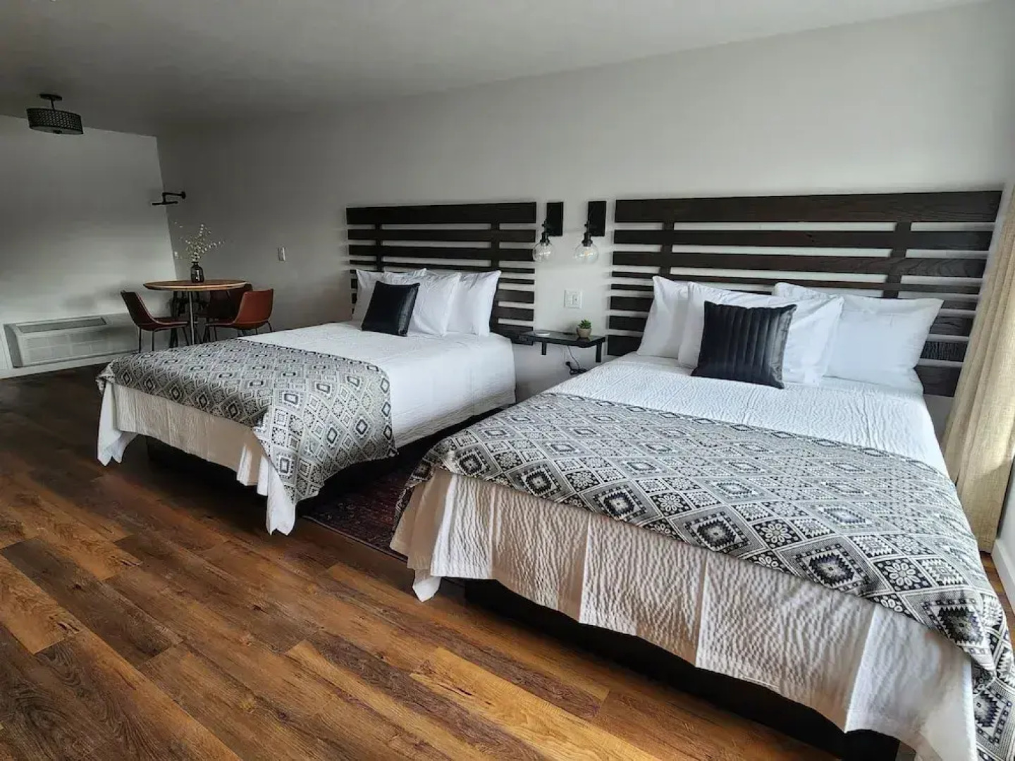 The Lakehouse Inn at Sledd Creek