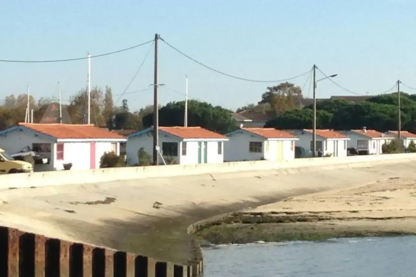 T2*** haut de gamme avec vue bassin