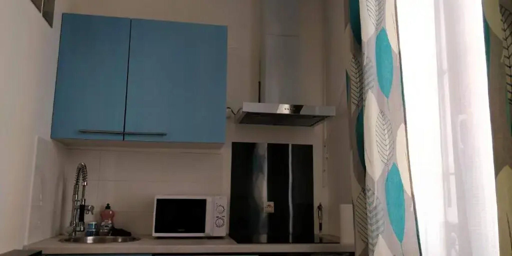 Modern 1 bedroom apartment near the metro.