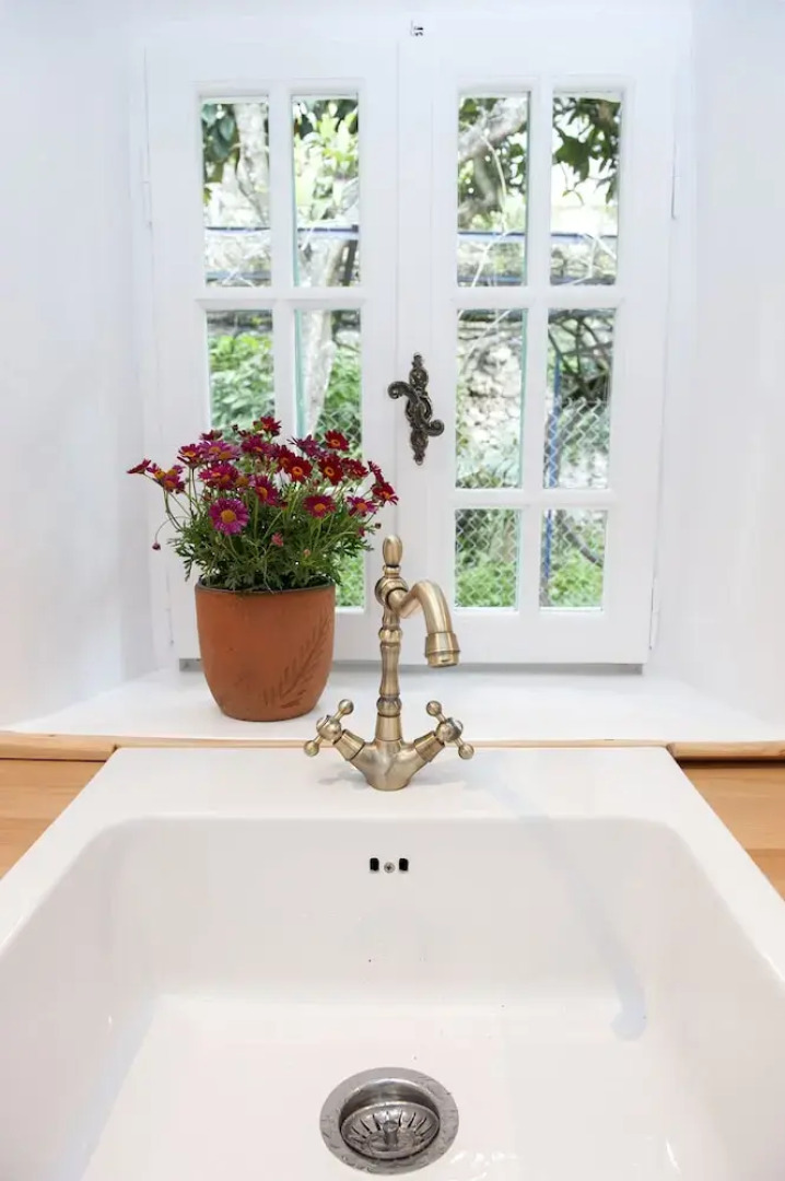 White Jasmine Cottage